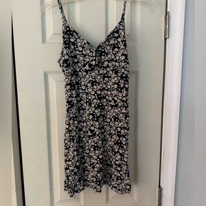 HOLLISTER | floral mini dress in size XS